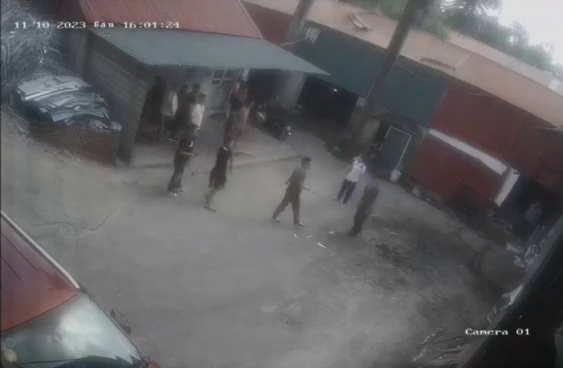 Truy tố 5 bị can đe dọa, hành hung con nợ , cướp tài sản