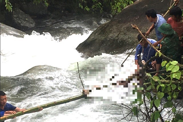 Tìm thấy thi thể nạn nhân bị lũ cuốn trôi khi qua suối ở Lai Châu