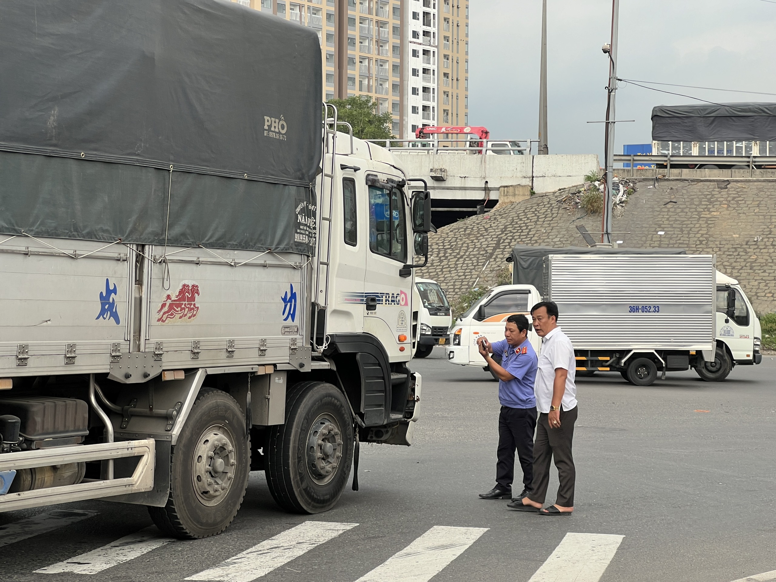 Kiểm sát khám nghiệm hiện trường cô gái trẻ tử vong thương tâm