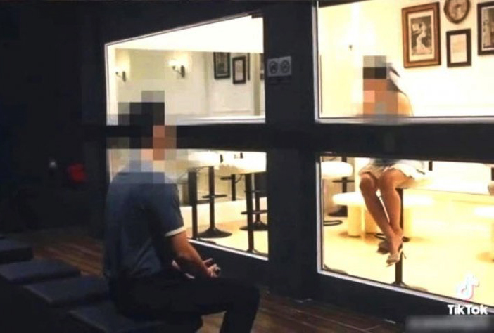 Xử phạt quán cà phê “hẹn hò” ghép đôi ở trung tâm TP Hồ Chí Minh