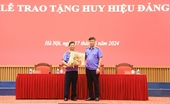 Trao Huy hiệu 30 năm tuổi Đảng tặng Đảng viên thuộc Đảng bộ Văn phòng VKSND tối cao