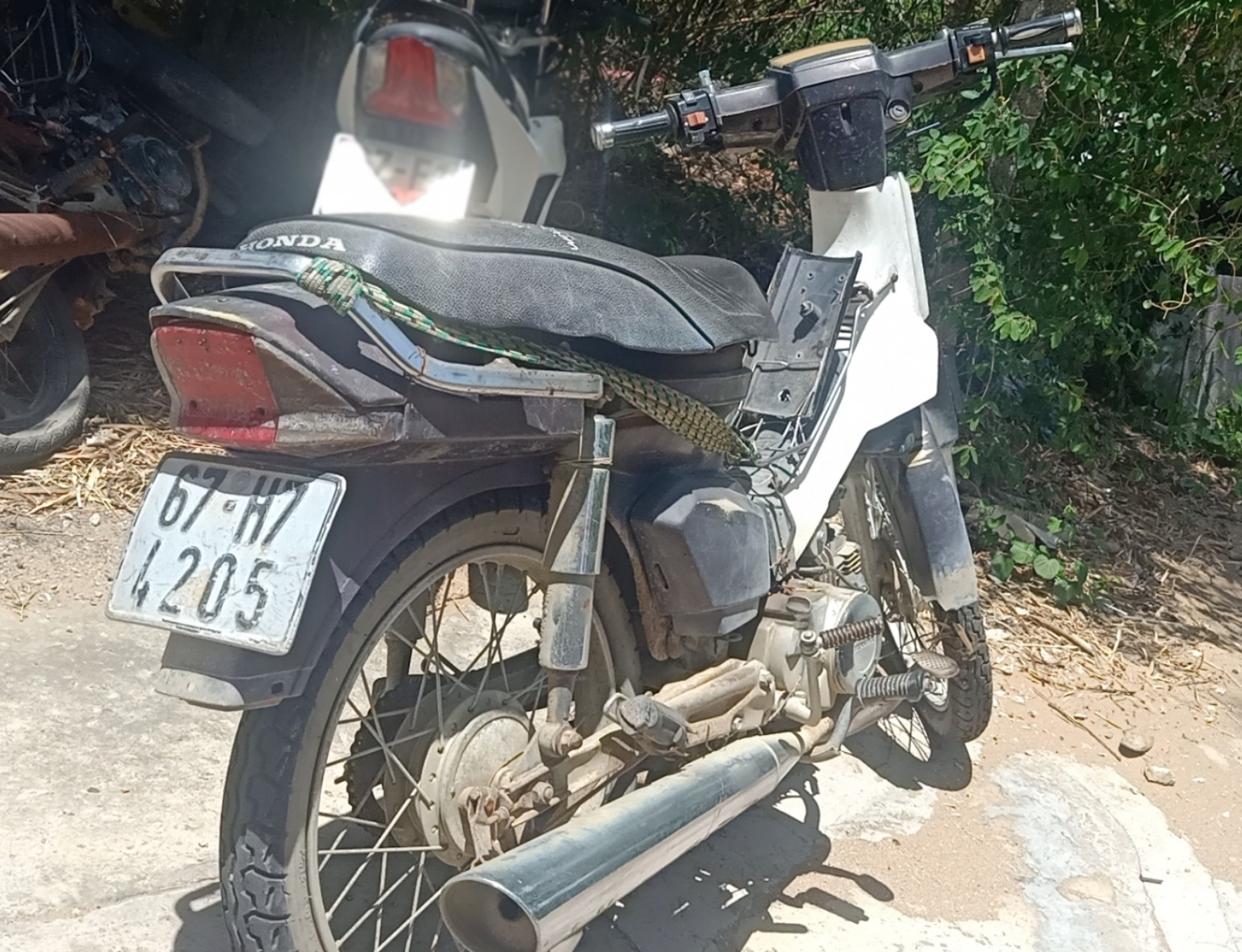 Khởi tố, bắt tạm giam đối tượng gây ra nhiều vụ trộm xe mô tô