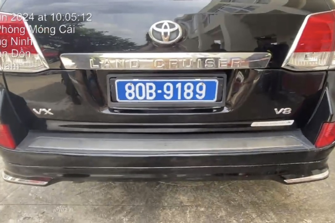 Phát hiện xe Land Cruiser VX tư nhân “hóa trang” biển số thành xe của cơ quan Trung ương