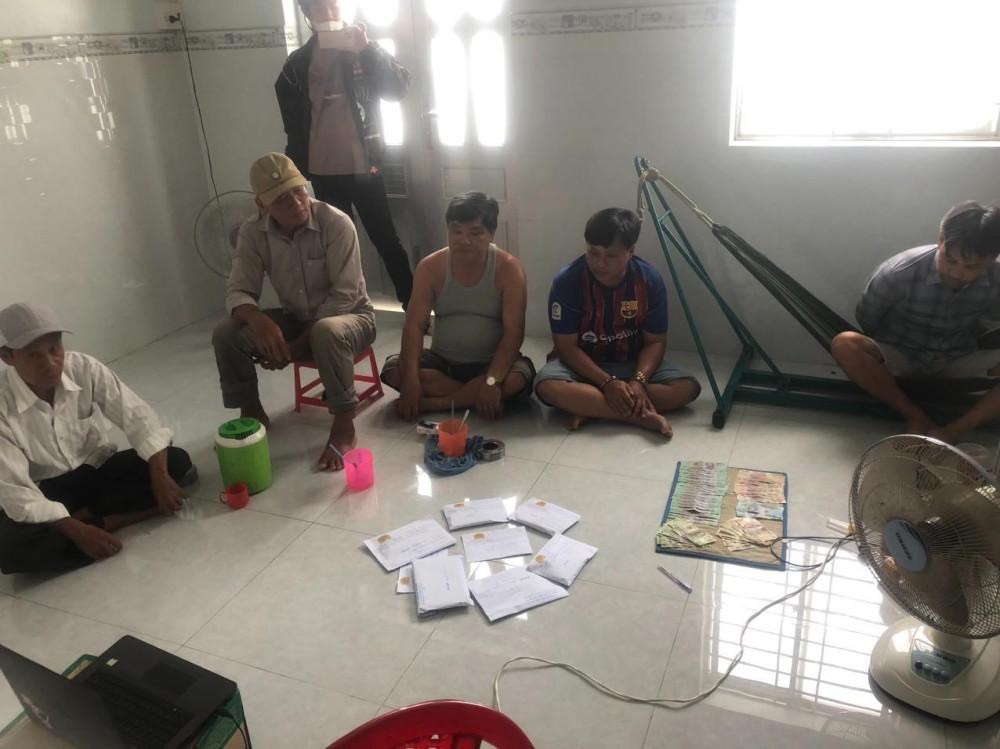 Bắt quả tang nhóm đối tượng đánh bạc bằng hình thức đá gà qua mạng