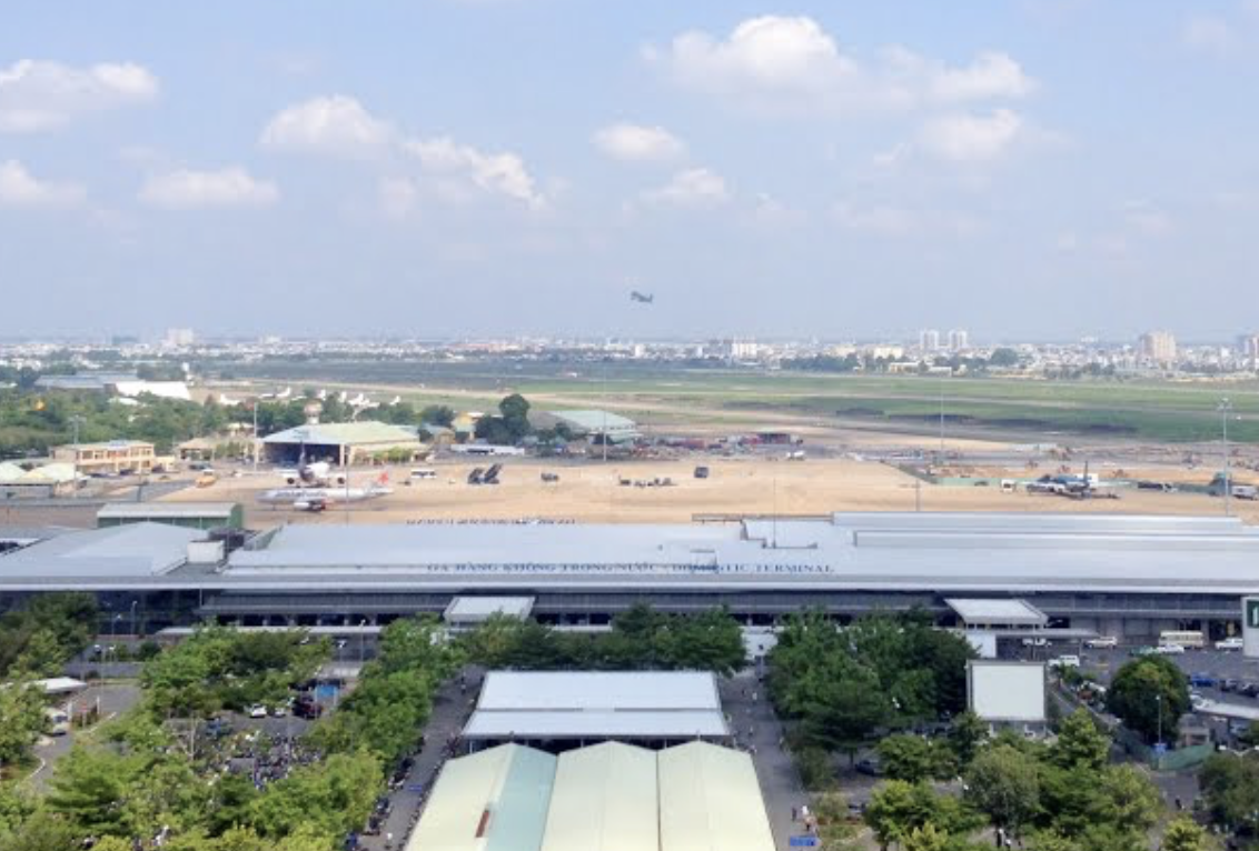 Yêu cầu xử lý đèn laser, flycam đe dọa an toàn bay