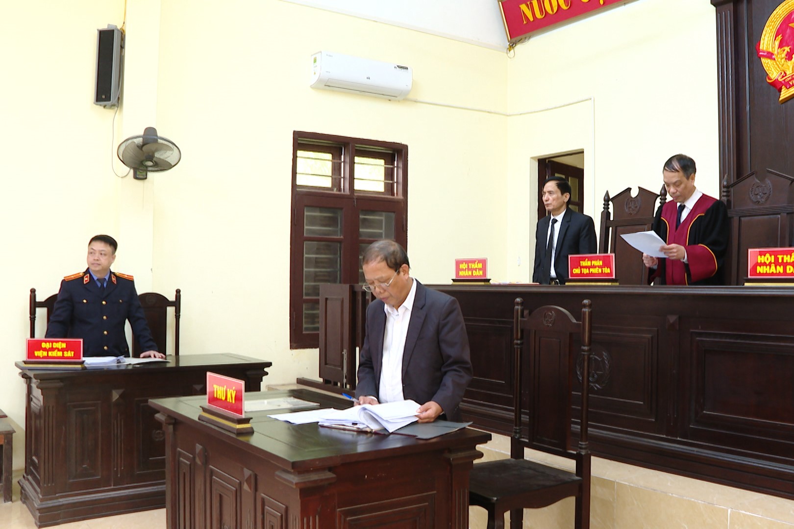 Vi phạm trong hoạt động xét xử vụ án hình sự, Viện kiểm sát kiến nghị