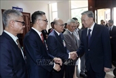Chủ tịch nước Tô Lâm gặp gỡ cộng đồng người Việt Nam tại Lào
