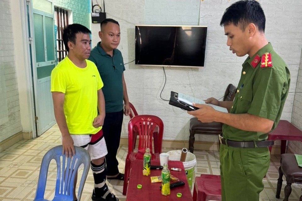 Phê chuẩn khởi tố 4 đối tượng cá độ bóng đá