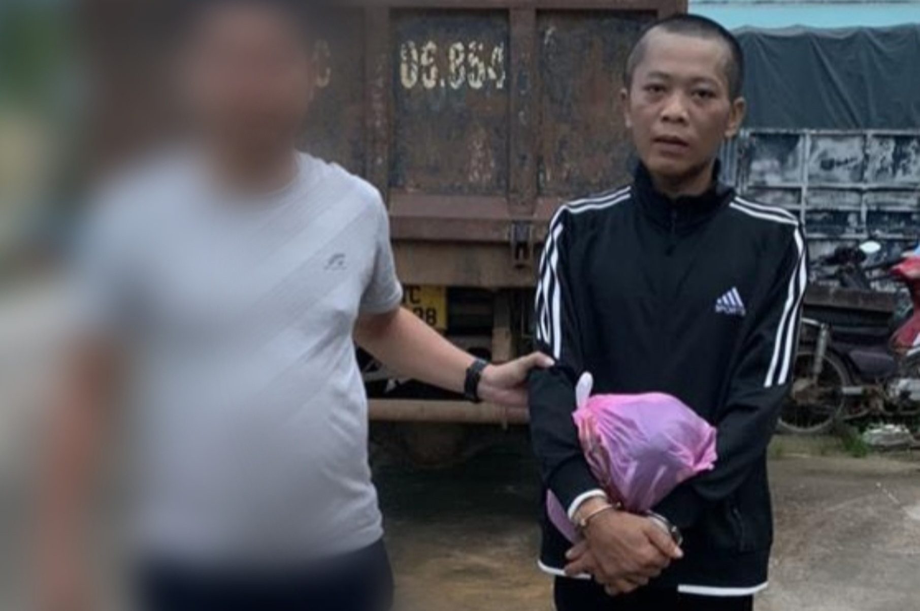 Bắt đối tượng bị truy nã lẩn trốn gần 10 năm