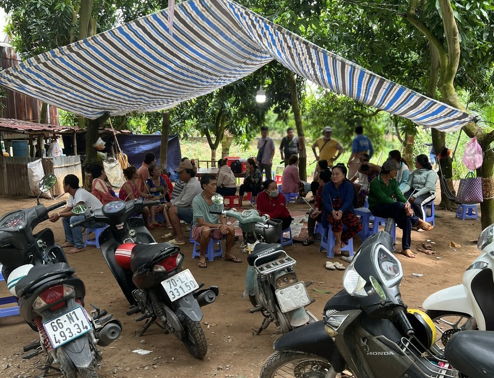 Khởi tố 20 đối tượng tham gia đánh bạc tại Cồn Én