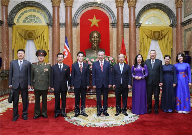 Tổng Bí thư, Chủ tịch nước Tô Lâm tiếp Đại sứ Triều Tiên đến trình Quốc thư