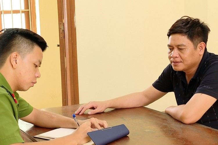 Triệt phá ổ nhóm chuyên quay phim, ghi hình để tống tiền