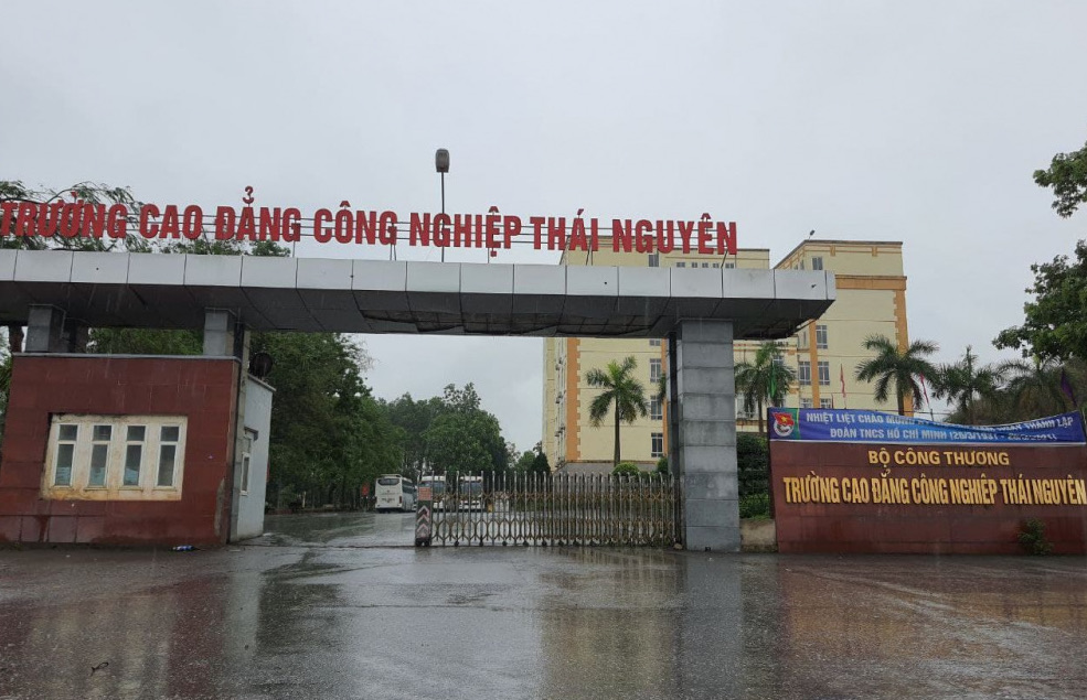 Bộ Y tế chỉ đạo khẩn vụ 13 học sinh ở Thái Nguyên nhập viện