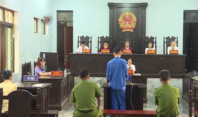 Đôi khuyên tai tố cáo kẻ thủ ác