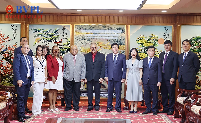 Lãnh đạo VKSND tối cao tiếp Đoàn đại biểu Viện kiểm sát tối cao Cuba