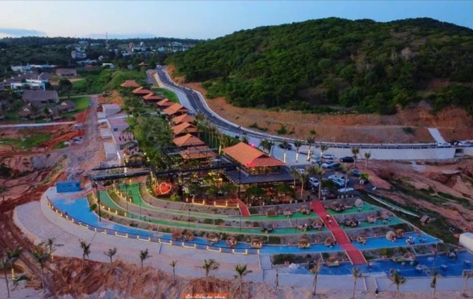 Chủ tịch UBND tỉnh Bình Thuận chỉ đạo xử lý nghiêm việc xây dựng không phép tại dốc Hoàng Hôn