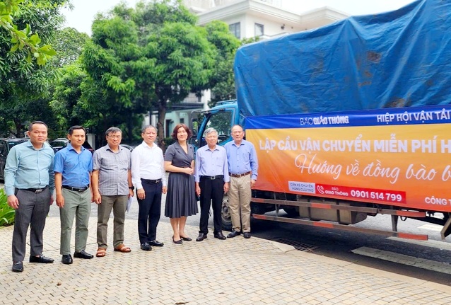 Lần đầu lập “Cầu vận chuyển miễn phí hàng cứu trợ Nhân dân vùng bão, lũ”