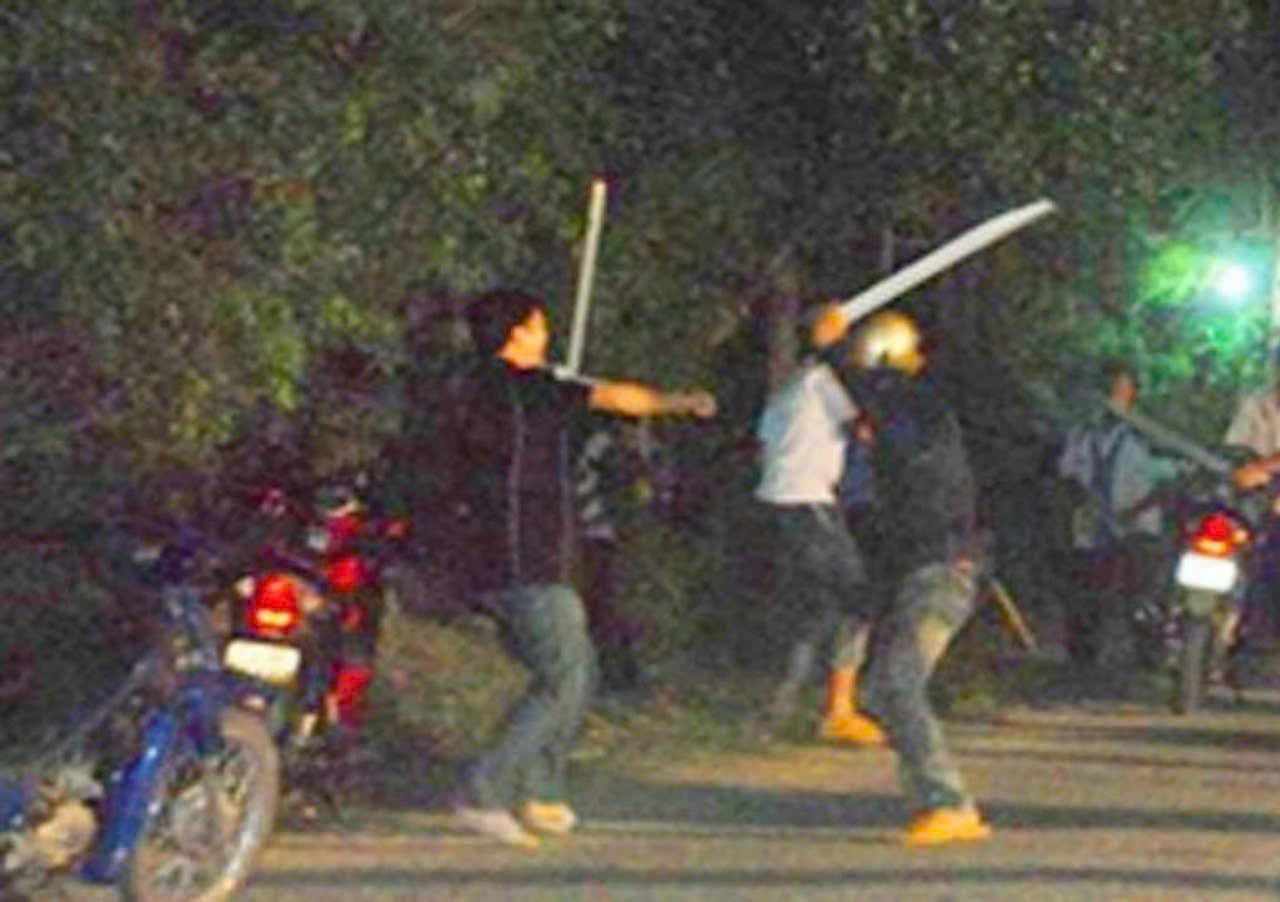 Bố bị đánh tử vong vì con trai mâu thuẫn với nhóm thanh niên