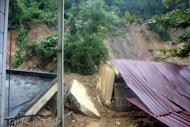 Thanh Hóa Khẩn trương di dời người dân khu vực sạt lở, ngập lụt đến nơi an toàn