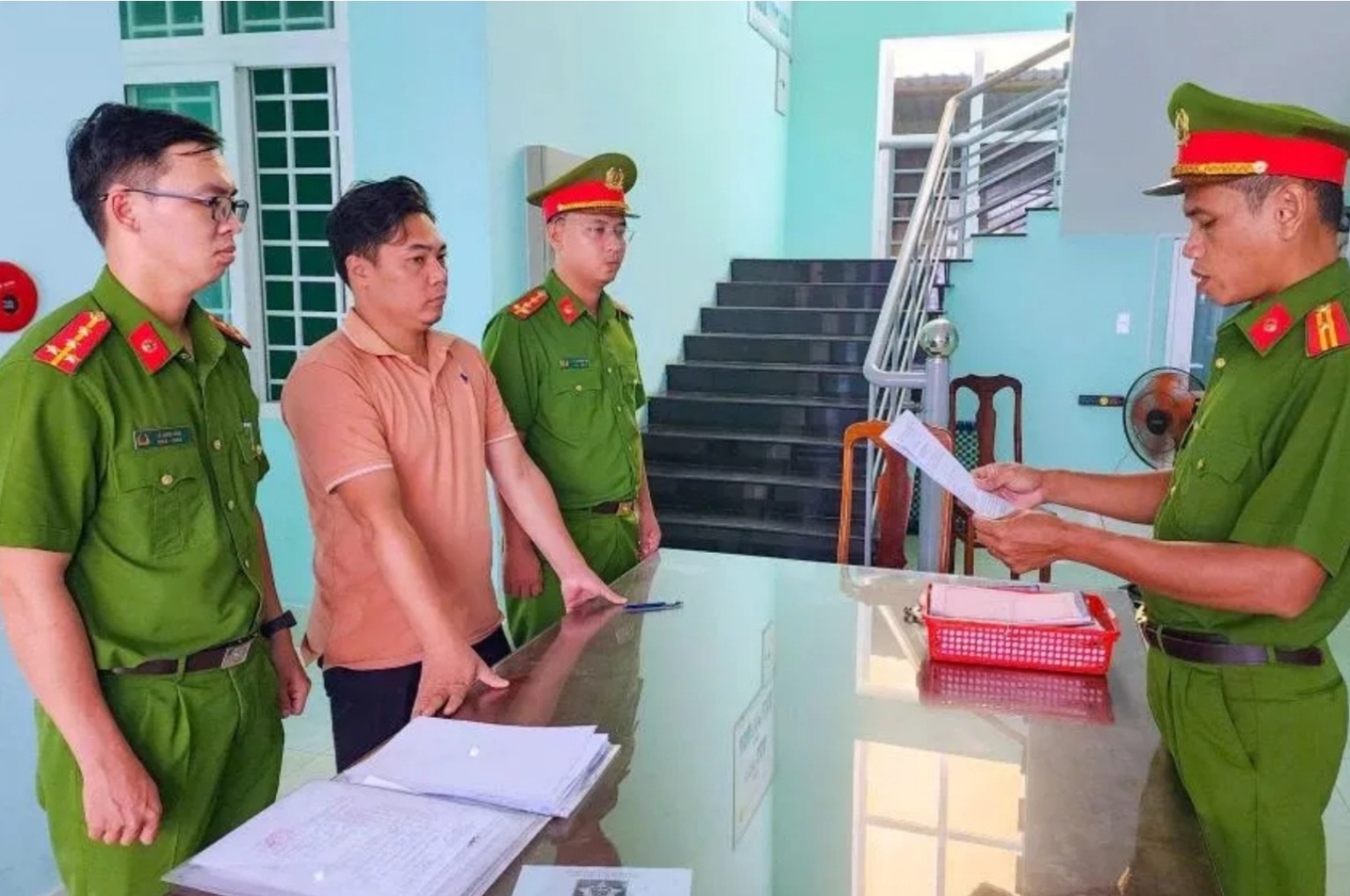 Phê chuẩn khởi tố, bắt giam đối tượng lừa đảo 5 tỉ đồng