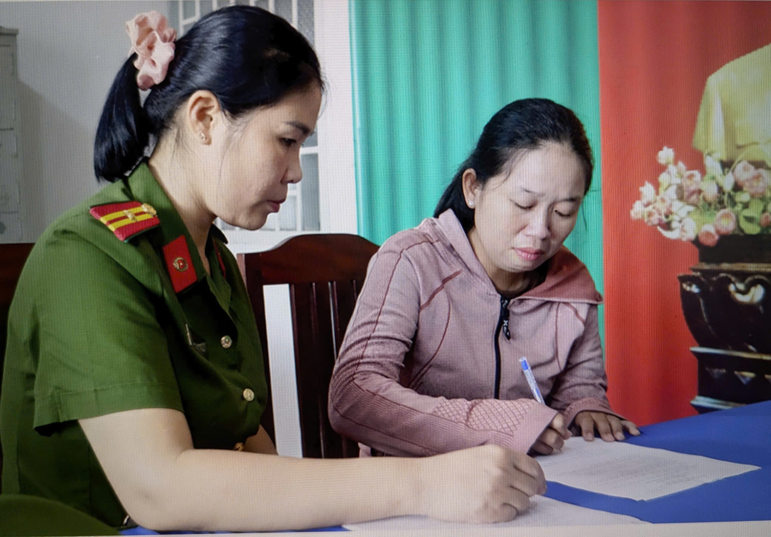 Bắt giam người phụ nữ chiếm đoạt trên 650 triệu đồng của chủ