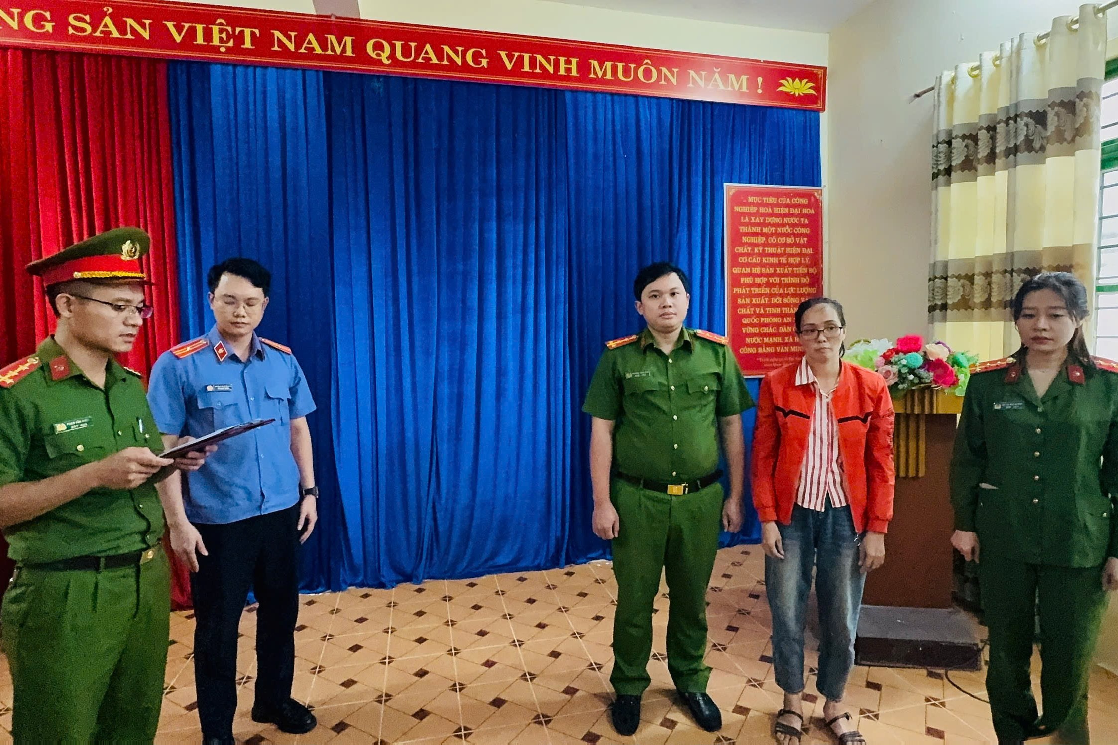 Bắt tạm giam kế toán xã ở Lào Cai phù phép rút tiền ngân sách