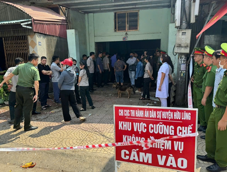 VKSND huyện Hữu Lũng kiểm sát cưỡng chế thi hành án dân sự