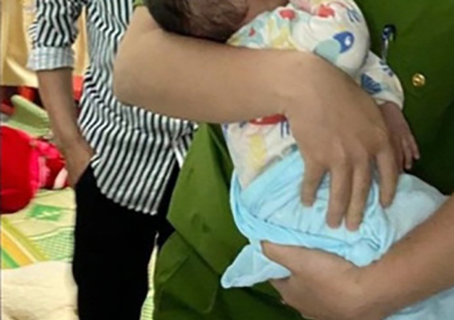 Bắt giữ nhóm đối tượng mua bán trẻ sơ sinh