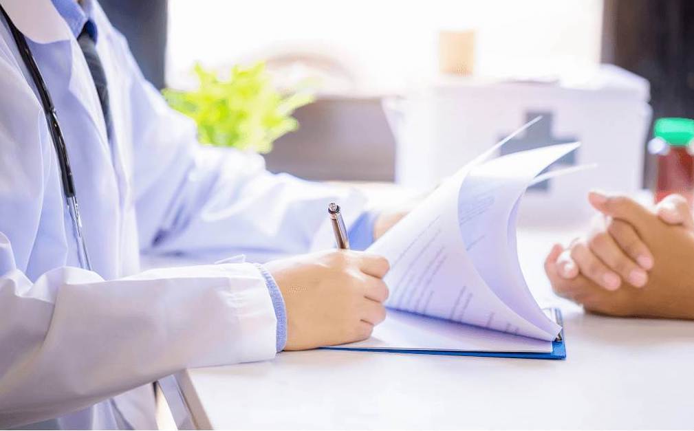 Điều chỉnh giá khám, chữa bệnh theo mức lương cơ sở 2,34 triệu đồng