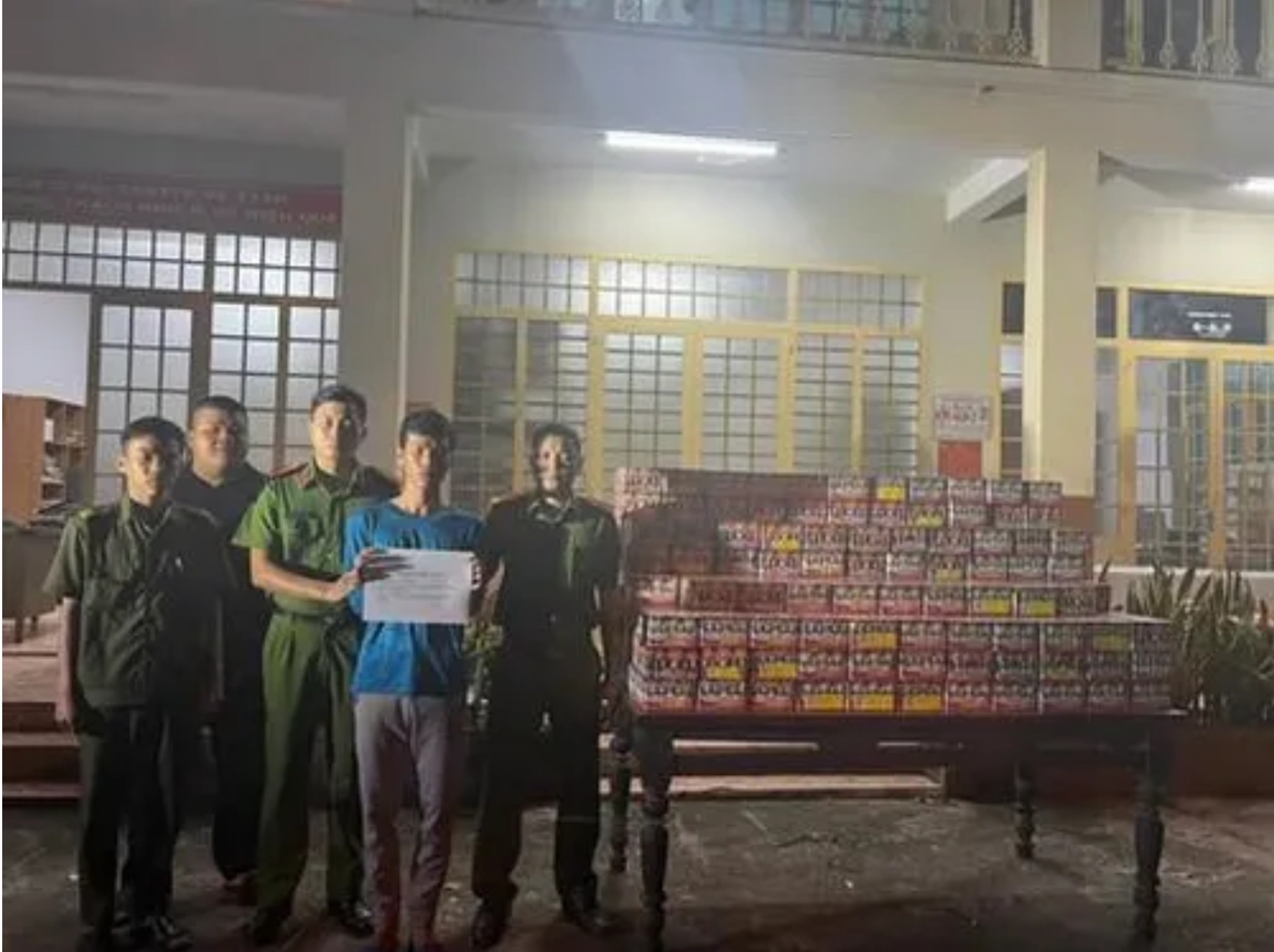Phát hiện thanh niên cất giấu gần 500kg pháo hoa nổ trong nhà