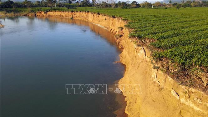 Sạt lở nghiêm trọng bờ sông Ngàn Phố Hà Tĩnh