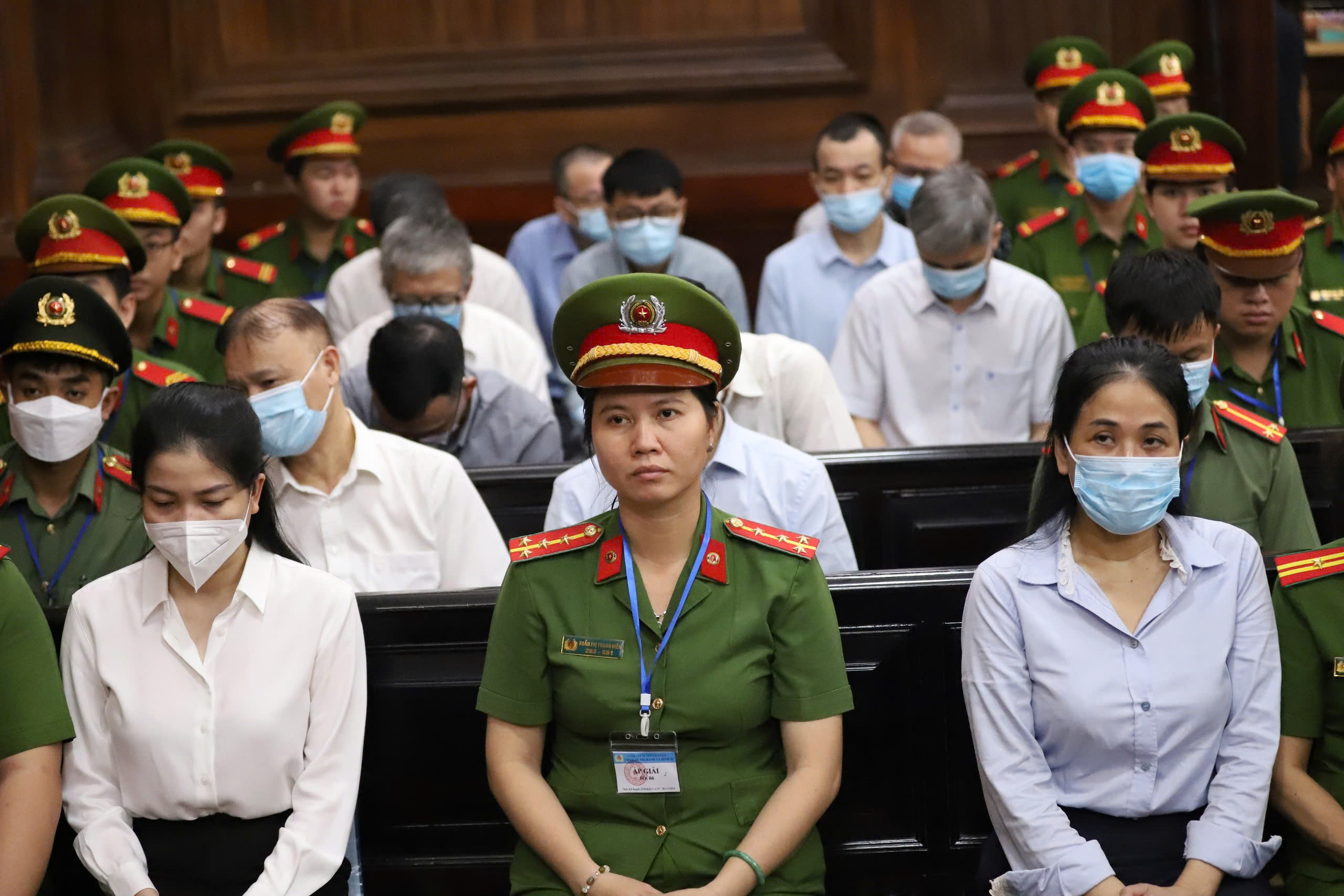 Tuyên án cựu Bí thư Tỉnh ủy Bến Tre, cựu Thứ trưởng Bộ Công thương và 13 bị cáo vụ Xuyên Việt Oil