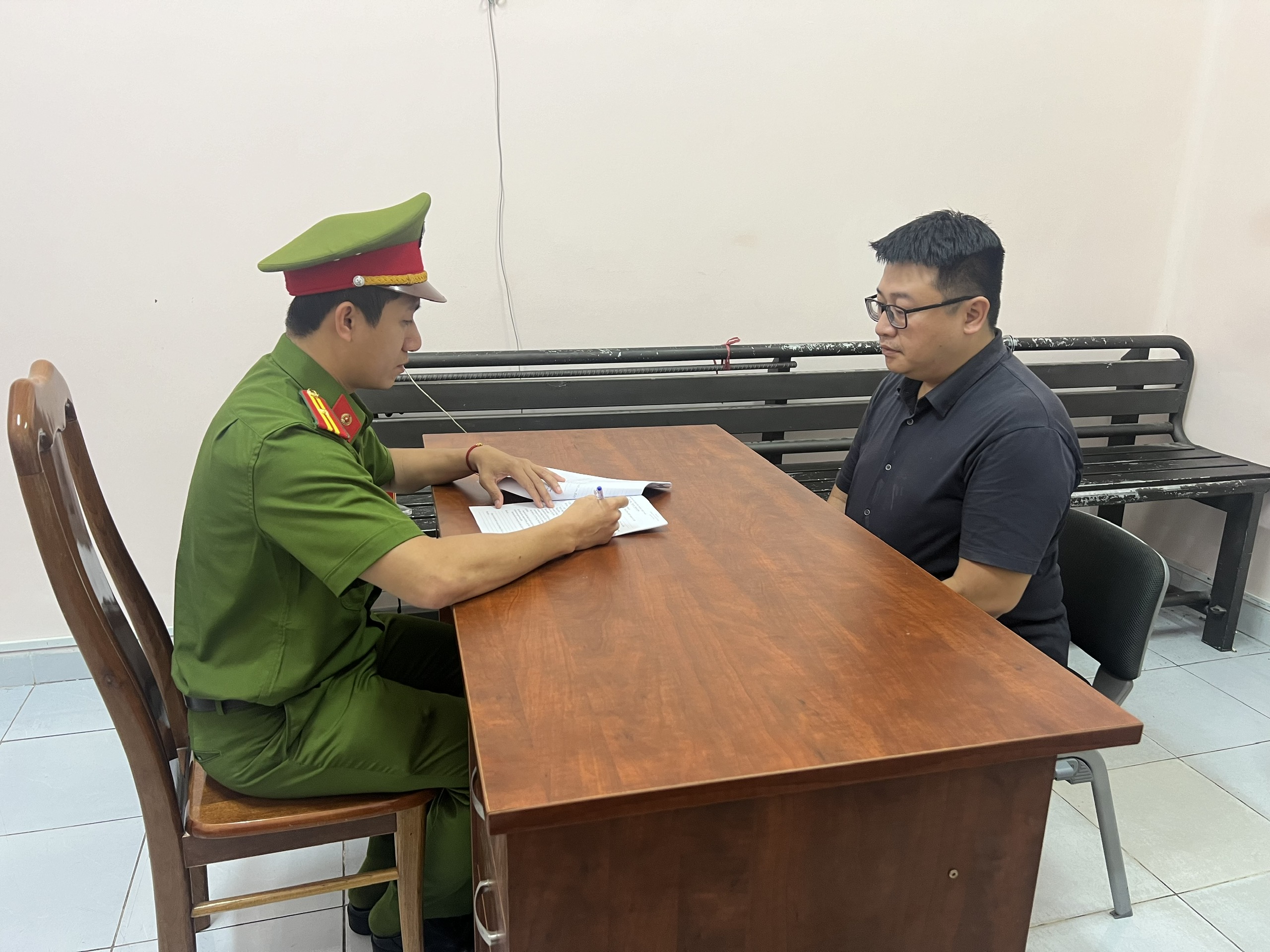 Lừa chạy án treo và tại ngoại chiếm đoạt gần 700 triệu đồng