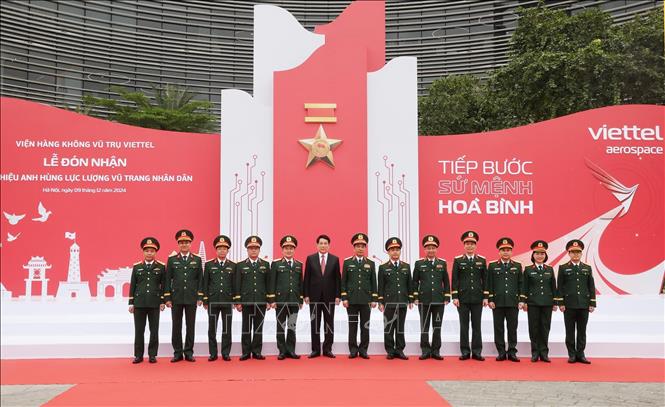 Chủ tịch nước trao tặng danh hiệu Anh hùng LLVT nhân dân cho Viện Hàng không Vũ trụ Viettel
