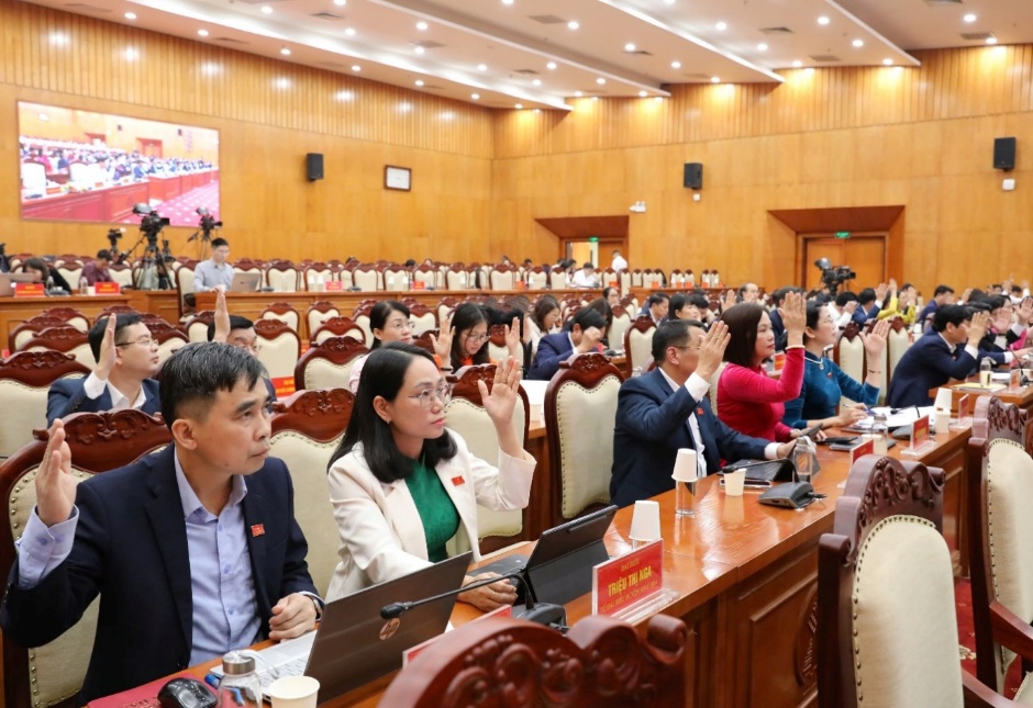 Hội đồng nhân dân tỉnh Thái Nguyên thông qua 30 Nghị quyết