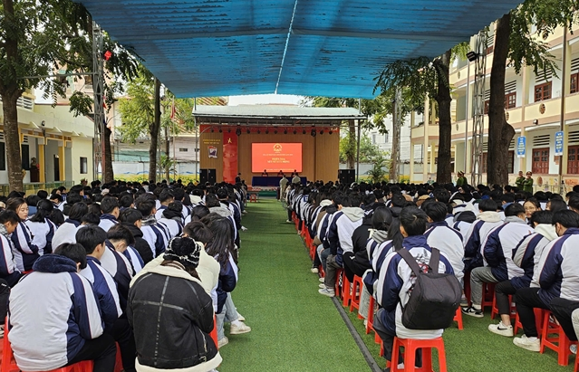 Phối hợp xét xử lưu động 2 vụ án hình sự tại trường học