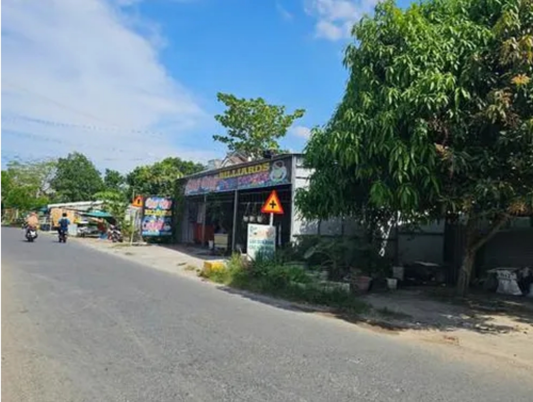 Điều tra vụ nhóm đối tượng nghi nổ súng tại quán Bi-a