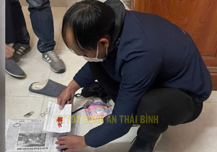 Bắt 3 đối tượng mua bán trái phép chất ma túy