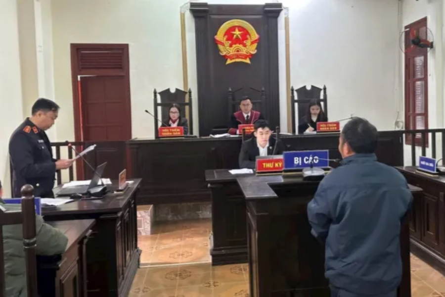 Lấy vợ trẻ con, chồng đi tù sau 12 năm chung sống