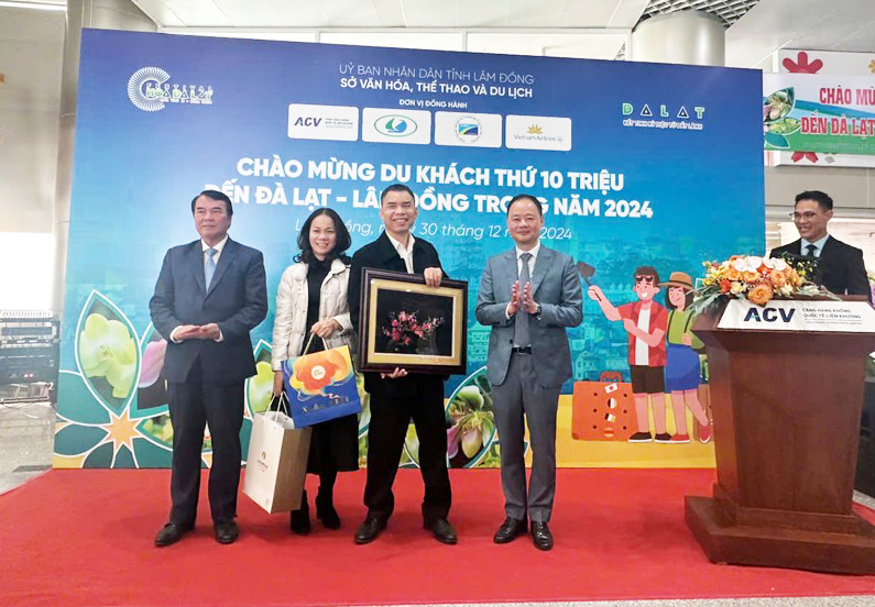 Ngành Du lịch Lâm Đồng đón vị khách thứ 10 triệu