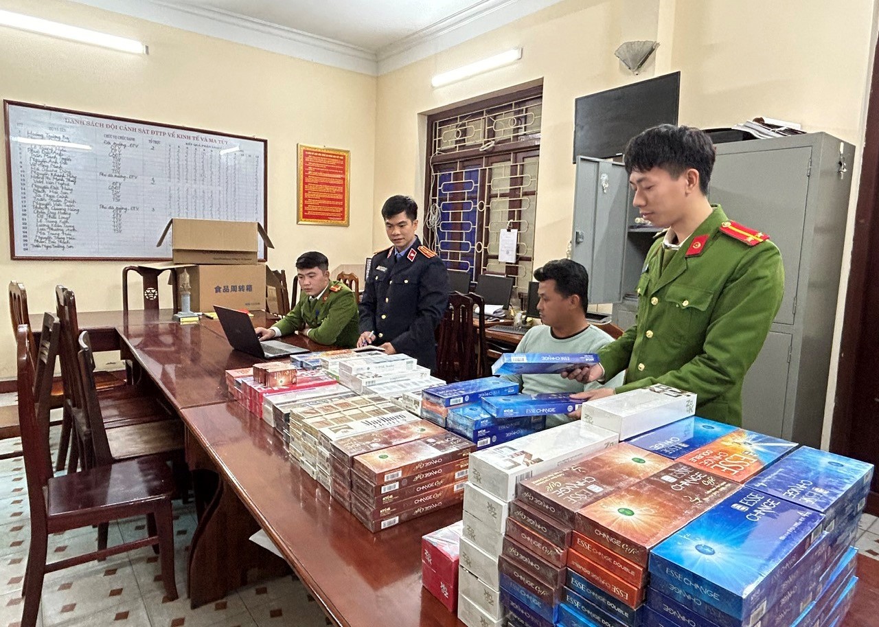 Phê chuẩn khởi tố đối tượng mua bán thuốc lá lậu bán dịp Tết kiếm lời