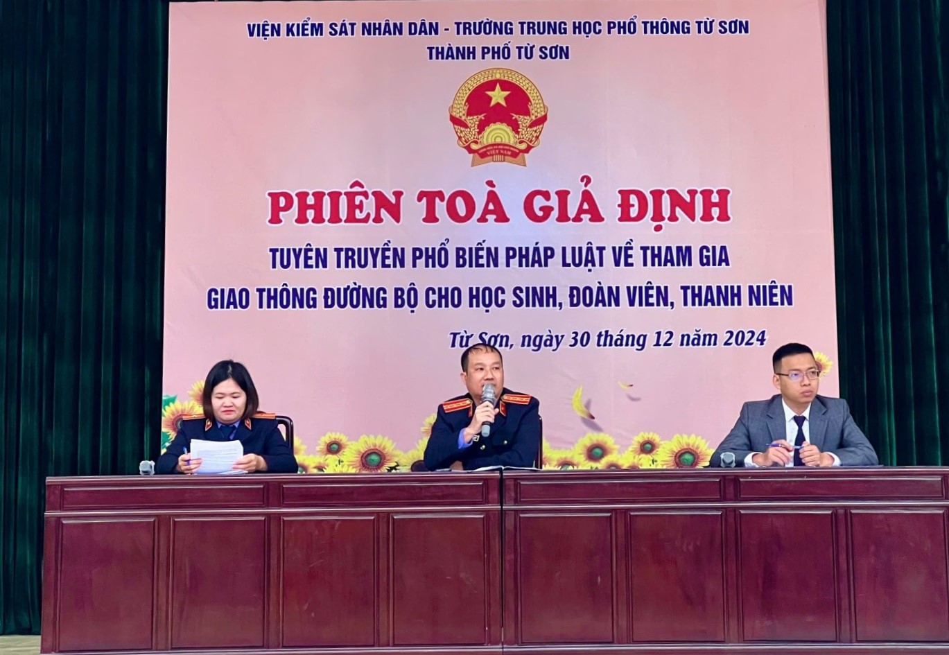 Phối hợp tổ chức “Phiên tòa giả định” tuyên truyền pháp luật về giao thông đường bộ