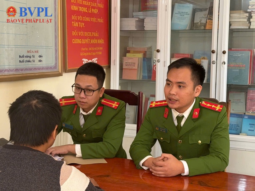 Triệt phá đường dây mua bán trái phép hàng ngàn tài khoản ngân hàng