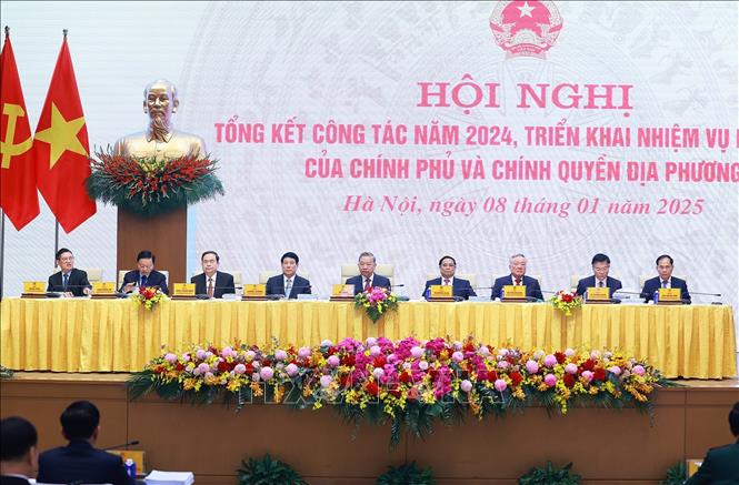 Hội nghị tổng kết công tác năm 2024, triển khai nhiệm vụ năm 2025 của Chính phủ và chính quyền địa phương