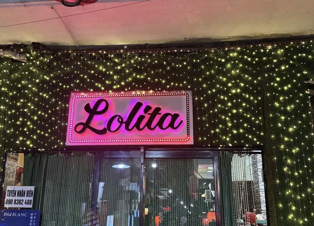 Nhà hàng Lolita cho phép nhân viên nữ bán dâm cho khách