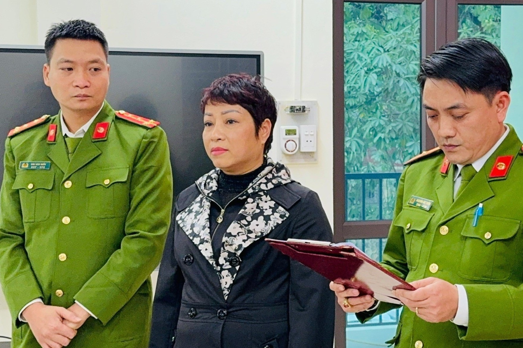 Bắt tạm giam đối tượng lập di chúc giả để chiếm đoạt tài sản