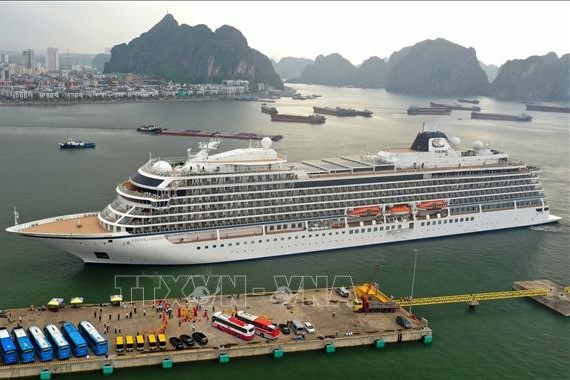 Đầu Xuân, Quảng Ninh lạc quan đón dòng du khách quốc tế bằng đường biển