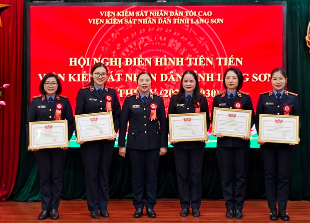 VKSND tỉnh Lạng Sơn Biểu dương, tôn vinh những điển hình tiên tiến