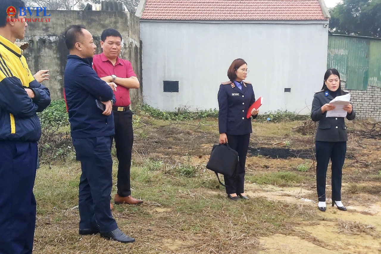 VKSND huyện Hoằng Hóa kiểm sát việc cưỡng chế thi hành án