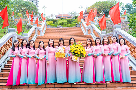 VKSND tỉnh Quảng Bình trao giải Cuộc thi ảnh Nét đẹp áo dài qua ảnh